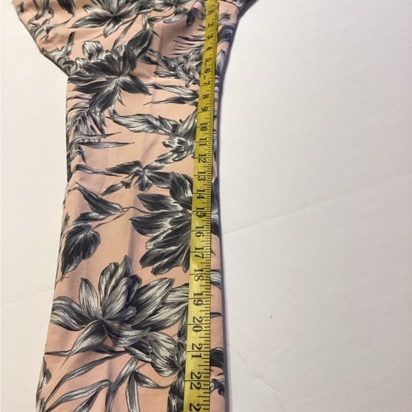 Leith Pink Floral Pattern pants Size Small - Picture 6 of 11